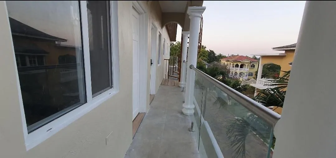Sorina'S Apartments Ocho Rios